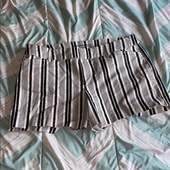 Old Navy Pants - 🌺Striped Shorts
